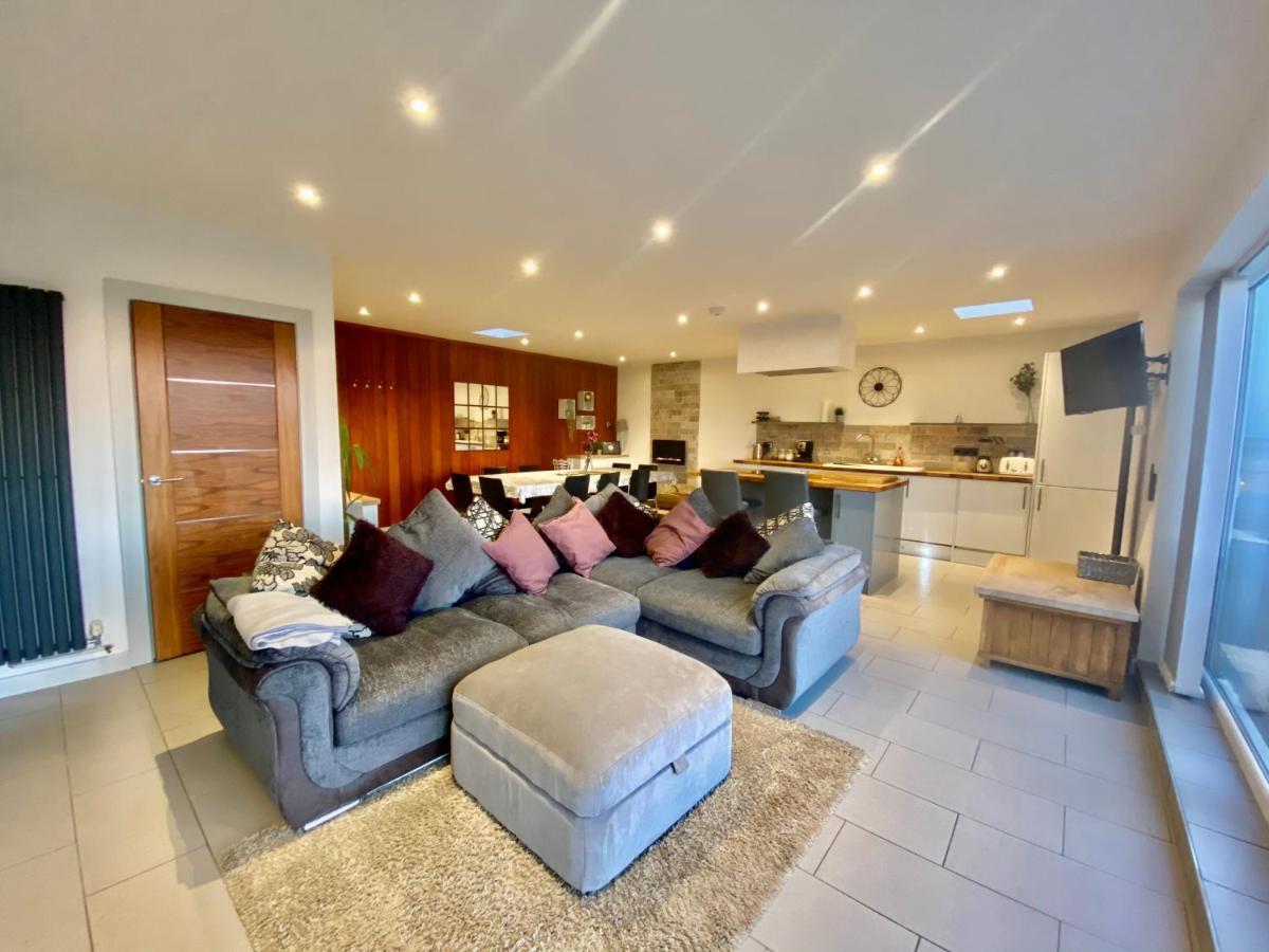 Clover Cottage Beeley ภายนอก รูปภาพ